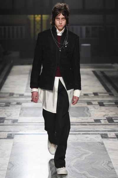 Look 23
